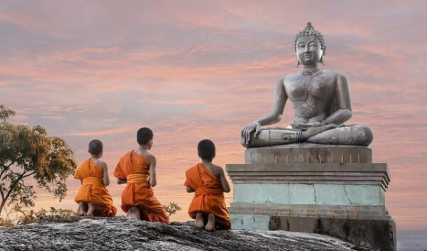 novice monks thailand